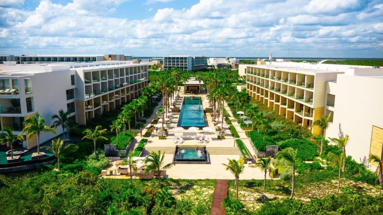 Family Selection At Grand Palladium Select Costa Mujeres Cancún Kültér fotó