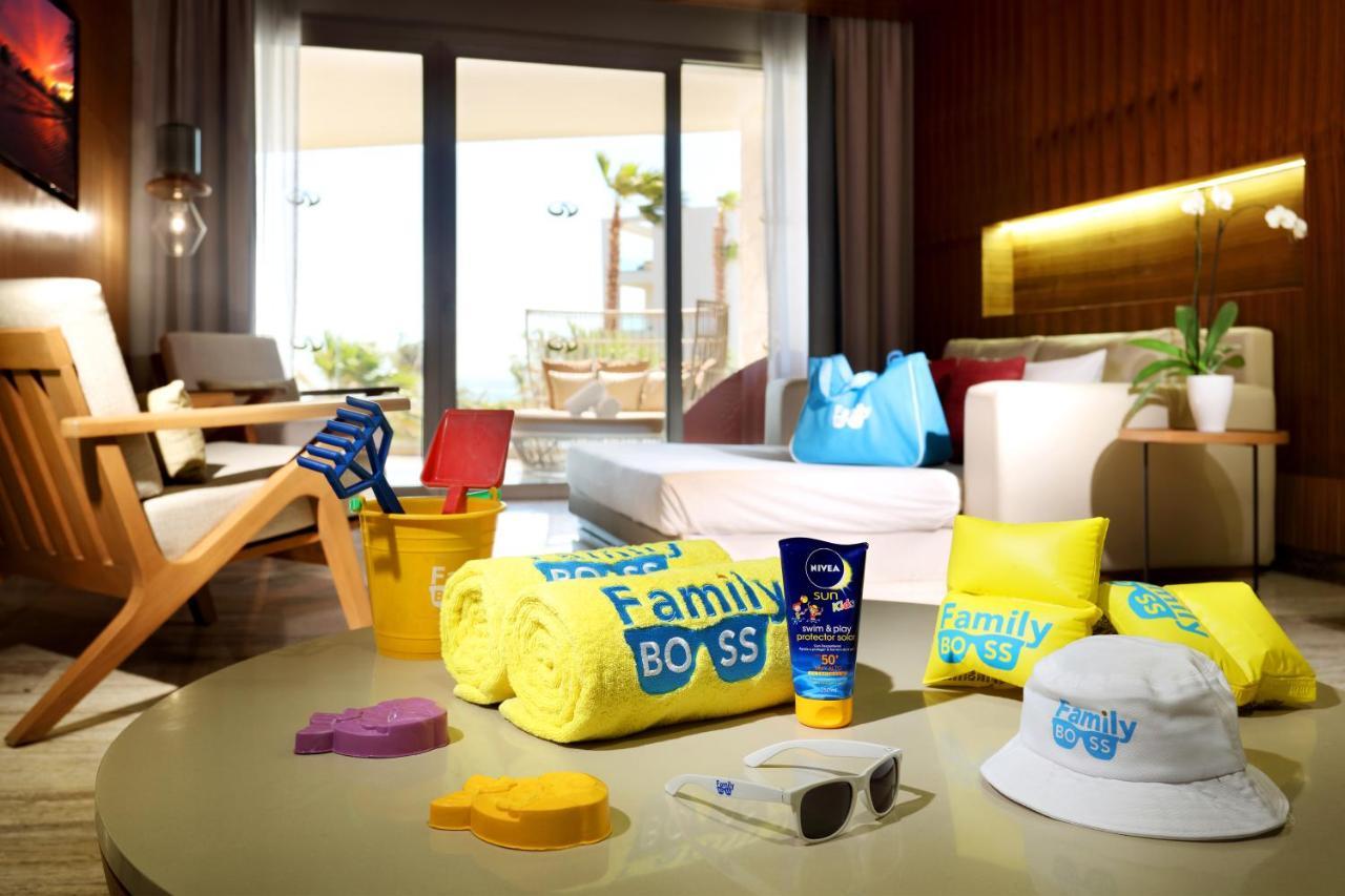 Family Selection At Grand Palladium Select Costa Mujeres Cancún Kültér fotó